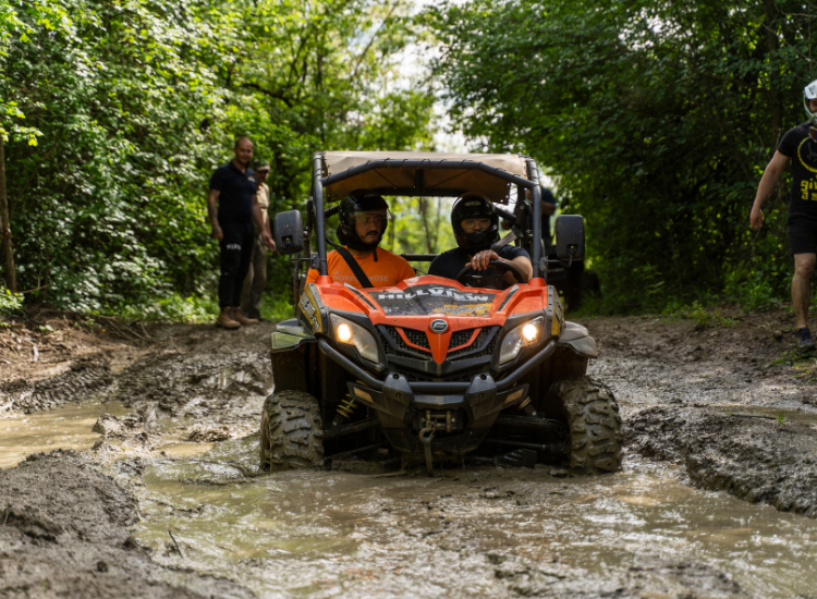 EXTREME UTV RIDING
