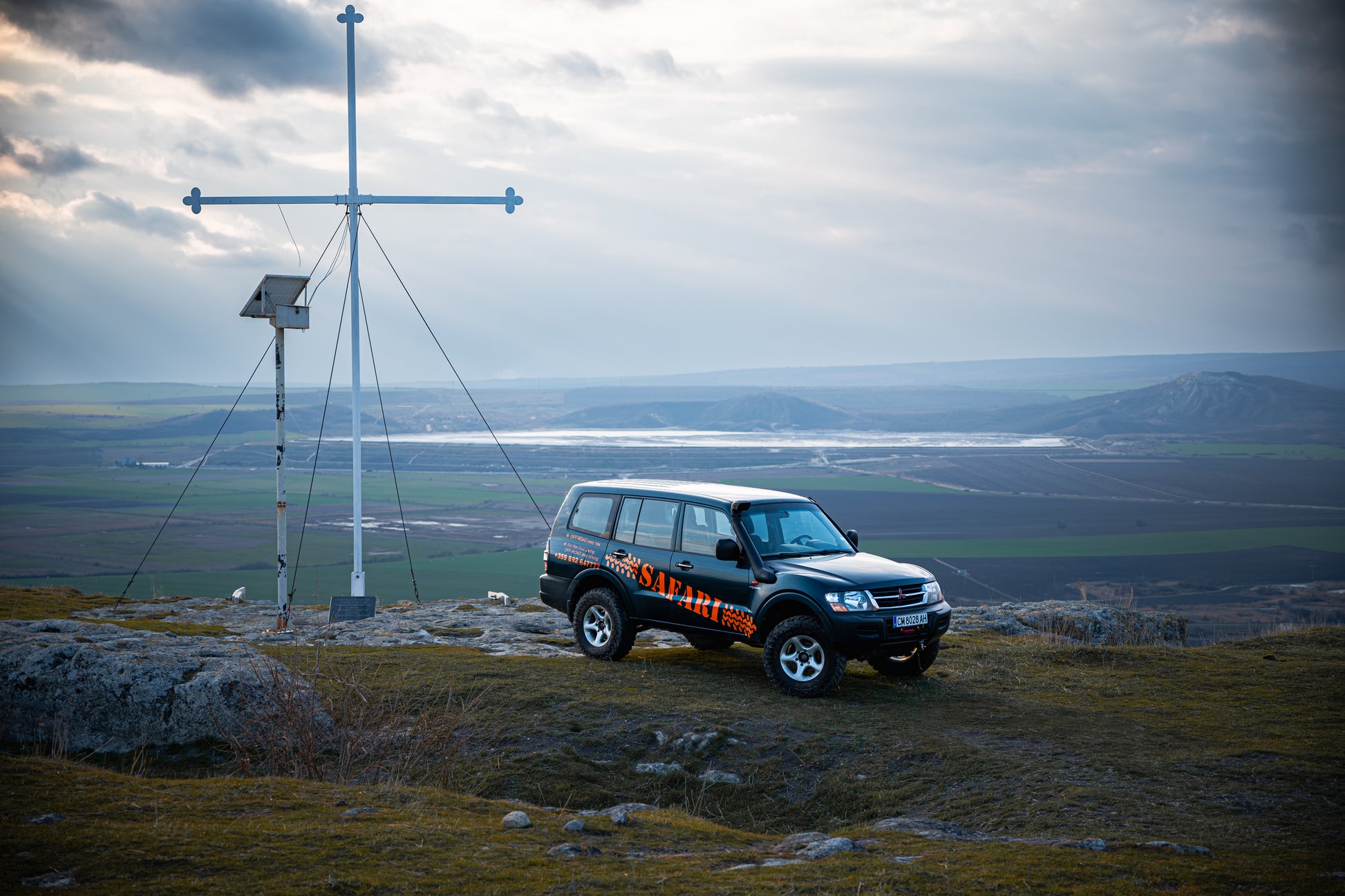 ШОФИРАНЕ НА OFF-ROAD ДЖИП MITSUBISHI